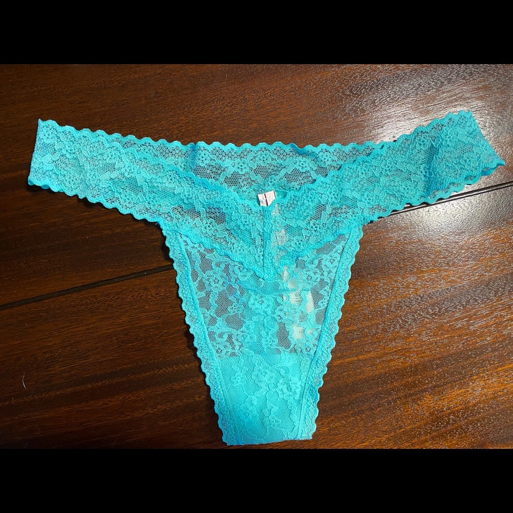 Victoria Secret thong NWT